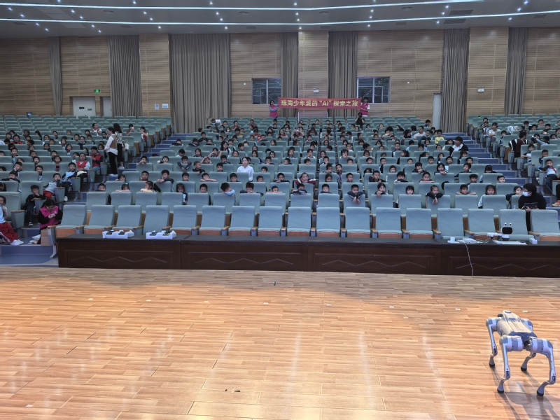 党建共建聚合力，科技启蒙绘新篇——机器人学院走进金山实验学校