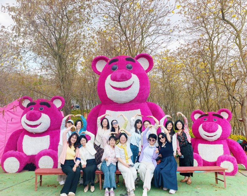 巾帼绽芳华 花海赴春约——机器人学院举办女职工云梯山花海徒步活...