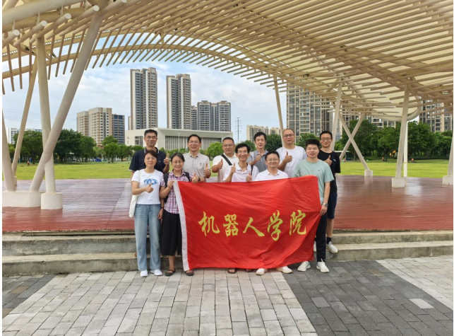 应用电子技术专业工会小组开展健康徒步暨团建活动