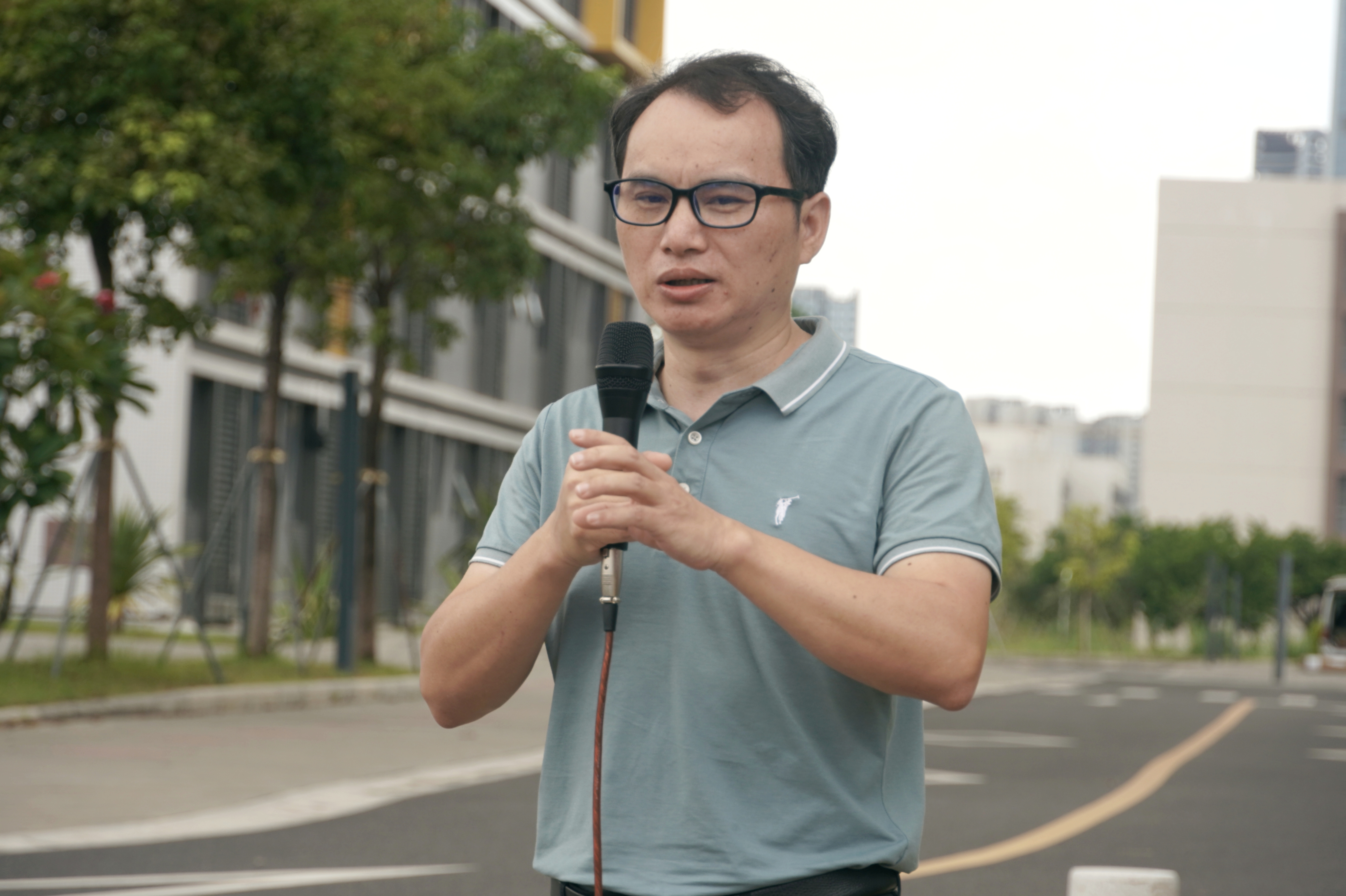 廖书记节前看望与慰问承训教官与新生