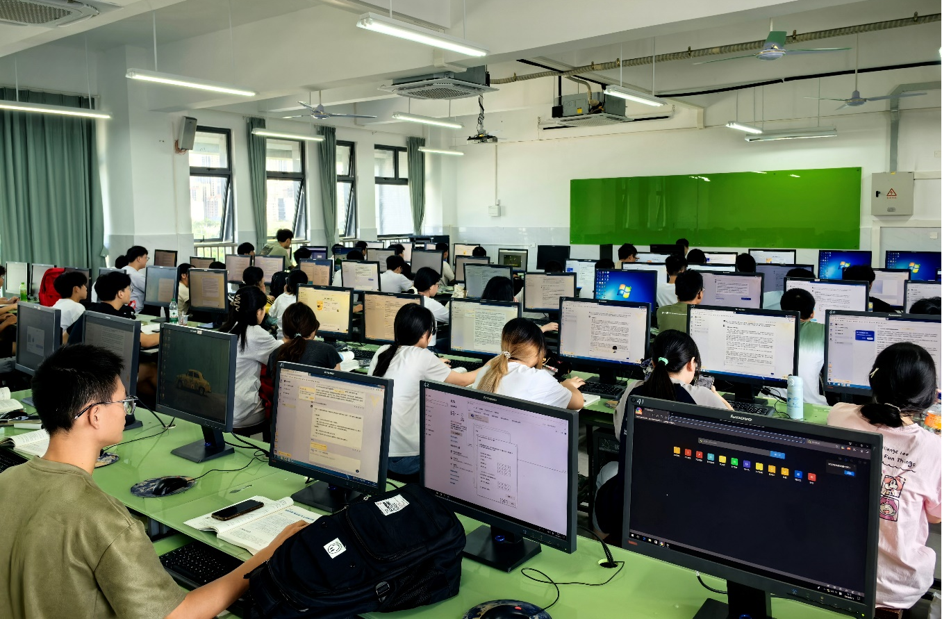 S12-409 电子产品基础教学中心—设计仿真室