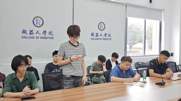 机器人学院团委学生会召开4-5月月度总结暨第四次青马培训班培训...