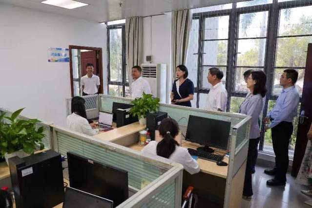 省教育厅二级巡视员邱克楠一行走访调研校园人力资源服务基地